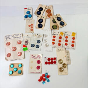 Vintage Button Lot - La Mode Le Chic Stylerite Daisy‎ Kingdom Bear VTG Retro